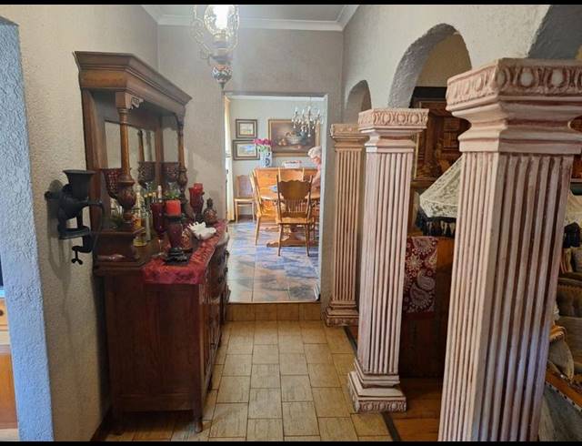 3 BEDROOM HOUSE FOR SALE IN VAN RIEBEECK PARK